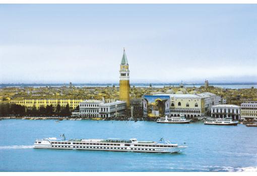 El MS Michelangelo navegando por la laguna de Venecia